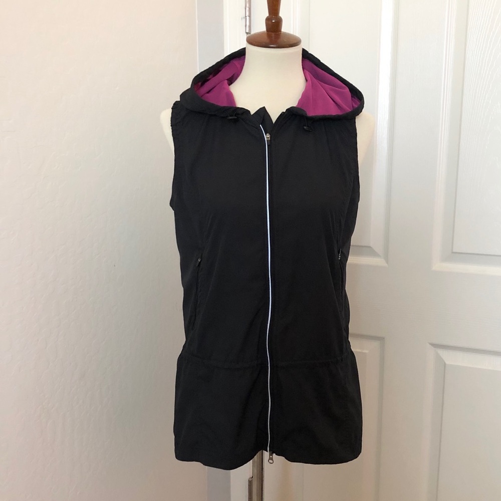 Lucy Tech sleeveless Hooded Vest